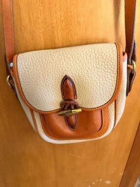Dooney & Bourke Outback Crossbody bag